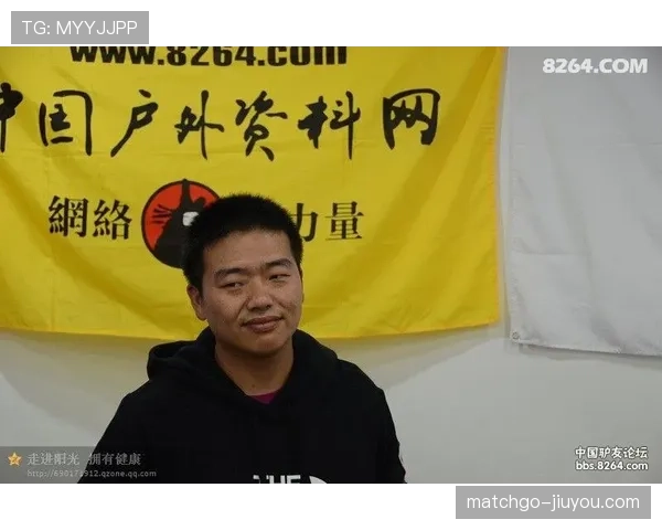 庞伟训练完顺手啃俩馒头，这自律我真服了